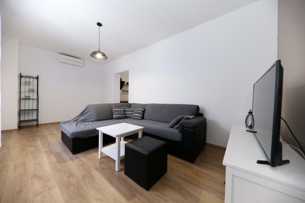 Apartman Dana Zadar Bagian luar foto